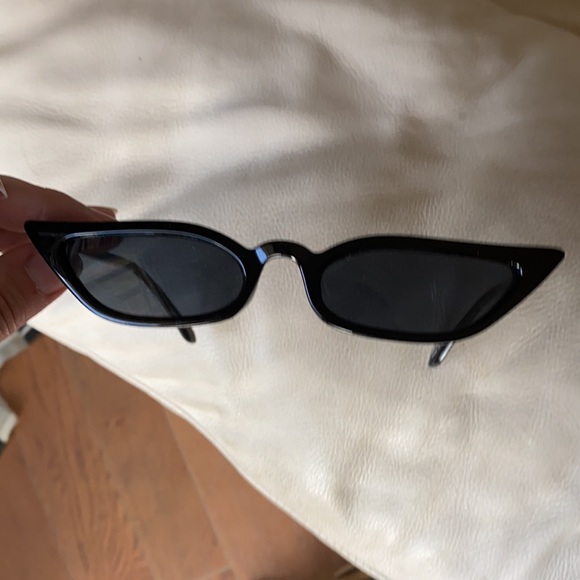 Vintage Accessories - Vintage cat eye sunnies 🕶